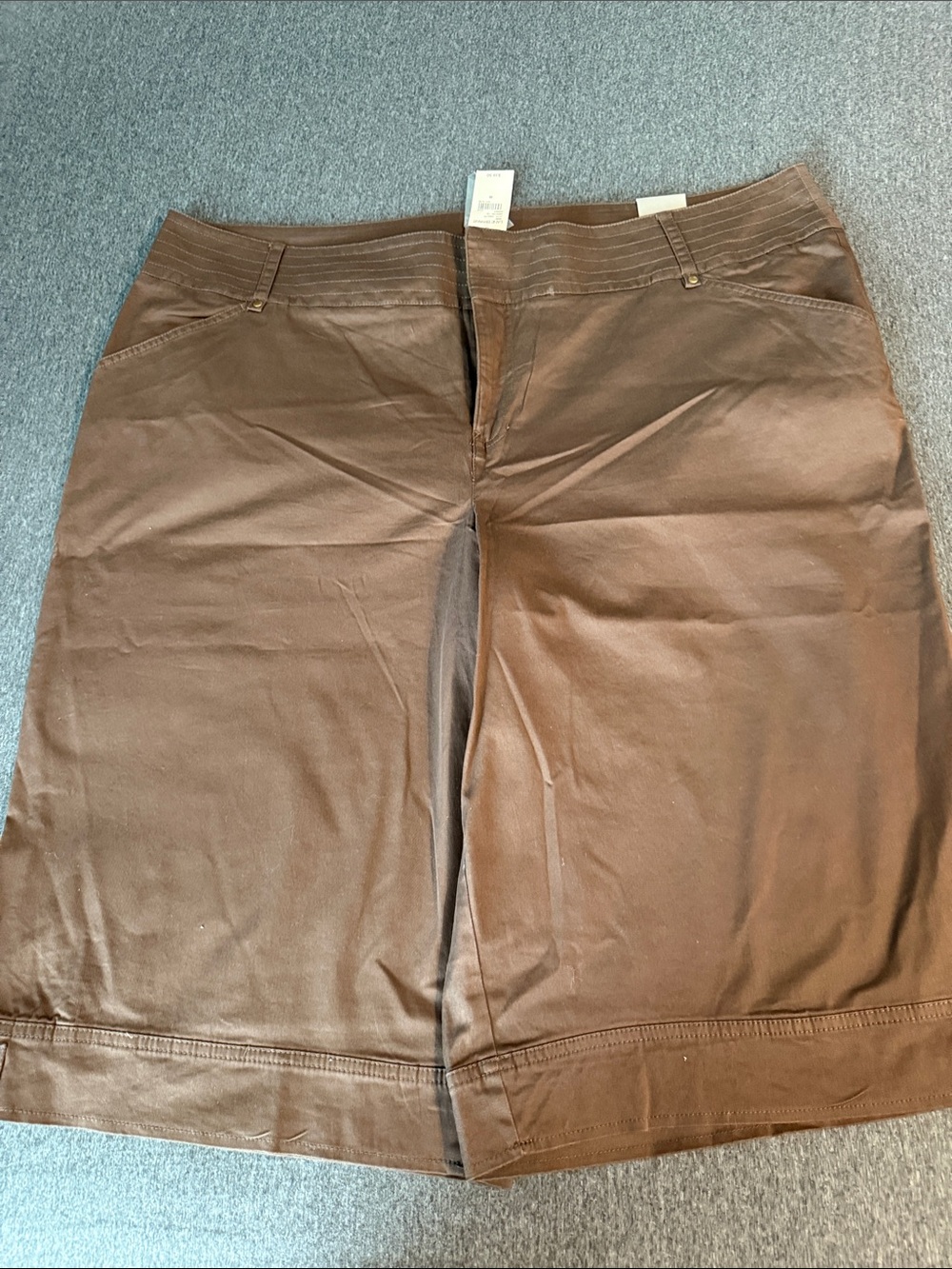 Venezia Brown Capris